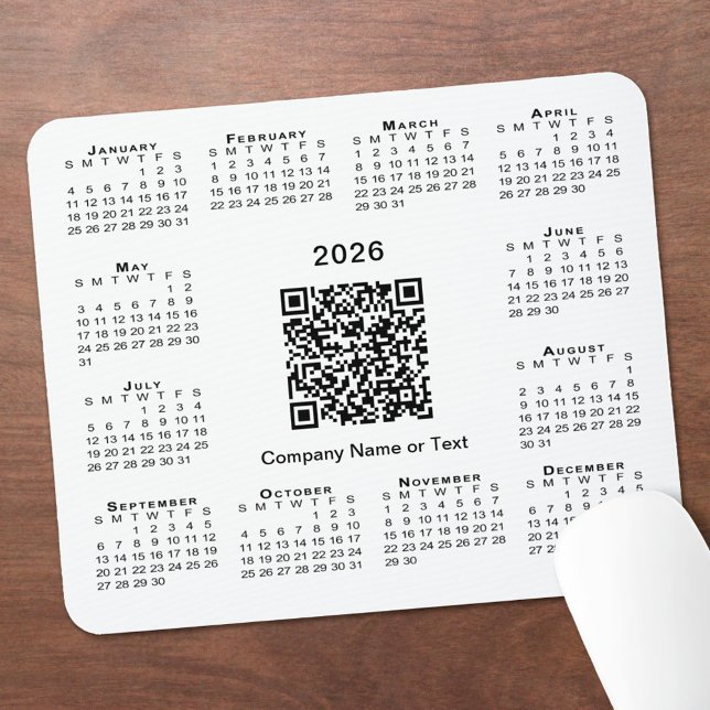 Tapis De Souris Calendrier simple 2026 Code QR d'entreprise sur fo (Simple 2026 Calendar Business QR Code on White Mouse Pad, in situ)