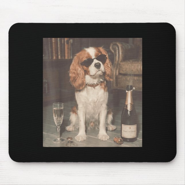Tapis De Souris Cavalier King Charles buvant du champagne drôle (Devant)