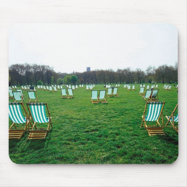 Tapis De Souris Chaises longues dispersées dans le parc vert, Lond (Devant)
