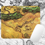 Tapis De Souris Champ avec deux lapins par Vincent van Gogh<br><div class="desc">Field with Two Rabbits de Vincent van Gogh est un post impressionnisme d'art vintage de peinture de paysage de paysage de paysage. Deux lapins sont dans un champ de ferme avec des arbres et des buissons. Fin de l'été avec de l'herbe jaune doré dans les prés. À propos de l'artiste...</div>