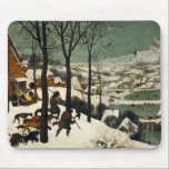 Tapis De Souris Chasseurs dans la neige par Pieter Bruegel l'Ancie<br><div class="desc">Hunters in the Snow par Pieter Bruegel the Elder, 1565, est une peinture à l'huile et à la température des oeufs d'un vaste paysage d'hiver avec un trio de chasseurs et leurs chiens de retour dans leur ville dans la neige. Silhouettés contre la neige blanche, les chasseurs ne portent qu'un...</div>