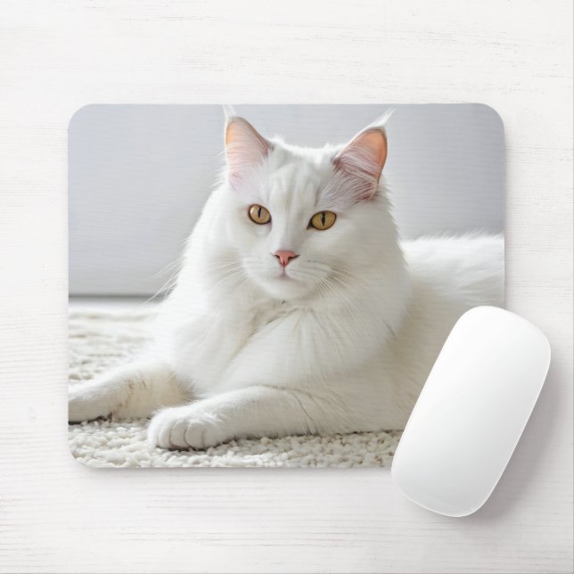 Tapis De Souris Chat Blanc Posé Sur Tapis Blanc (Avec souris)