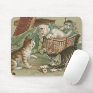 Tapis De Souris Chatons victoriens vintage jouant dans un panier à
