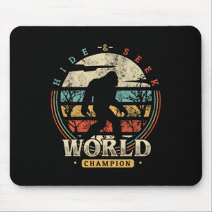Tapis De Souris Chemise de champion de cache-cache Bigfoot Sasquat
