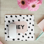 Tapis De Souris Chiffres noirs modernes et Conversation de bulles<br><div class="desc">Chiffres noirs modernes et Conversation de bulles rose avec Hey</div>