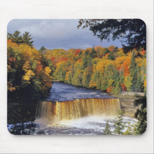 Tapis De Souris Chutes supérieures de Tahquamenon dans le Michigan