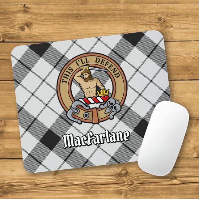 Tapis De Souris Clan MacFarlane Crest sur tarte noir et blanc (Créateur téléchargé)