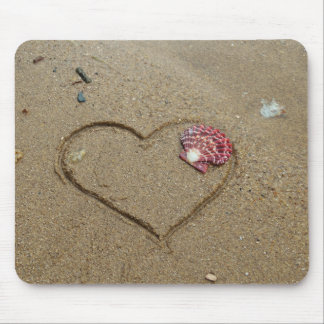 Tapis De Souris coeur et coquille sur la plage