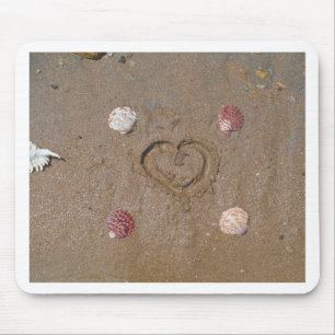 Tapis De Souris coeur sur les coquilles de rose de plage