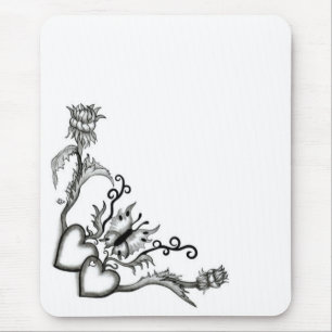 Tapis De Souris Coeurs avec fleurs et papillon en style tatouage