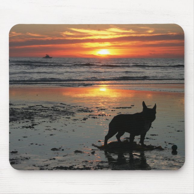 Tapis De Souris Coucher du soleil de plage de chien (Devant)