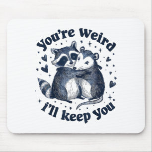 Tapis De Souris Couple d'amis excentriques étreignant un opossum r