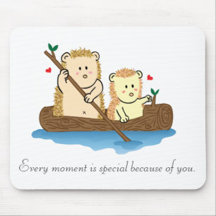 Tapis De Souris Couple de hérissons mignons naviguant sur un batea