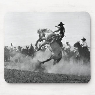 Tapis De Souris Cowboy sur cheval sauvage s'opposant