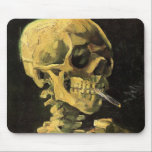 Tapis De Souris Crâne avec cigarette brûlante par Vincent van Gogh<br><div class="desc">Crâne avec Cigarette Brûlante par Vincent van Gogh est un post impressionnisme d'art vintage de peinture à vie morte. Portrait du squelette humain fumant. Grande image à utiliser pour les produits anti-tabac. Fumer tue 1 000 personnes chaque année, aider quelqu'un à arrêter de fumer aujourd'hui. Grande image pour Halloween ou...</div>