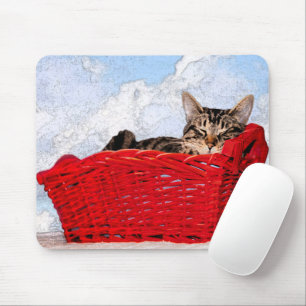 Tapis De Souris Cute Sleeping Kitten dans Panier rouge vif Photo