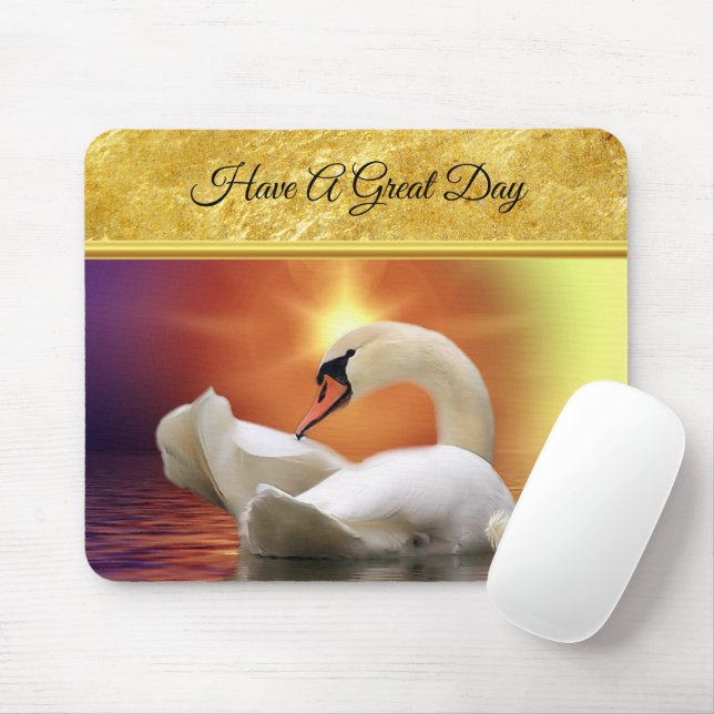 Tapis De Souris Cygne blanc dans un lac au coucher du soleil d'or  (Avec souris)