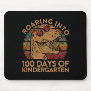 Tapis De Souris Dans 100 Jours De Jardin D'Enfants Cadeau Heureux