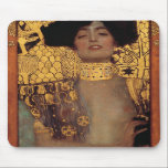 Tapis de souris de Gustav Klimt Judith<br><div class="desc">Tapis de souris de Gustav Klimt Judith. Peinture à l'huile sur la toile à partir de 1901. Belle description de Gustav Klimt de l'histoire biblique de Judith et de Holofernes. Grand pour des fans de symbolisme autrichien,  de Klimt et de beaux-arts.</div>
