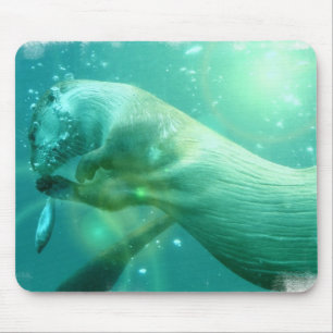 Tapis de souris de loutre de natation