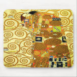 Tapis de souris de réalisation de Gustav Klimt<br><div class="desc">Tapis de souris de réalisation de Gustav Klimt. Frise à partir de 1909. Accompli pendant la phase d'or de Klimt, la réalisation comporte un couple d'embrassement se tenant sous un édredon multi-modelé comportant des spirales, des yeux, des oiseaux, des poissons et d'autres formes. L'arrière - plan du travail comporte les...</div>