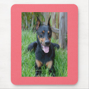 Tapis de souris Doberman Pinscher chiot rose