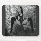 Dominatrix dans le Bois MousePad