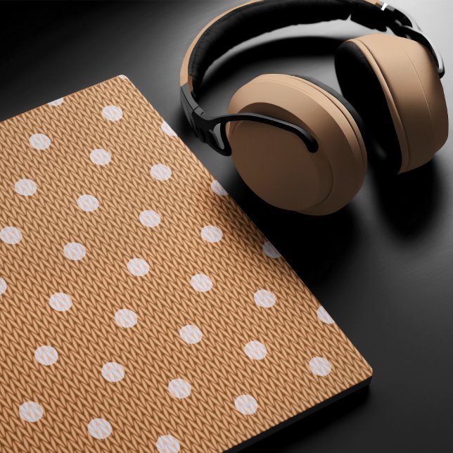 Tapis De Souris Dotty Delight Orange (A Dotty Delight Orange Mouse Pad is on the desk. )
