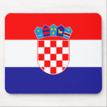 Tapis De Souris Drapeau de Croatie<br><div class="desc">Ce dessin présente le drapeau national de la Croatie, qui est un pays du sud-est de l'Europe. Elle borde la Slovénie au nord-ouest, la Hongrie au nord-est, la Serbie à l'est, la Bosnie-Herzégovine et le Monténégro au sud-est, et une frontière maritime avec l'Italie. La capitale de la Croatie est Zagreb...</div>
