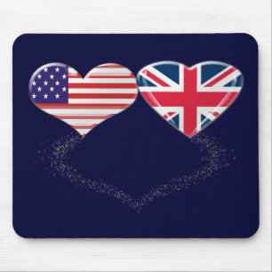 Tapis De Souris Drapeau et bande de téléimprimeur de coeurs du R