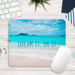 Tapis De Souris Dream It Do Hawaii Tropical Sandy Beach Photo<br><div class="desc">"Rêvez-le, faites-le." Rappelez-vous l'odeur fraîche de sel de l'air marin chaque fois que vous utilisez cette magnifique mousepad photographie de couleur vibrante. Découvrez et explorez la solitude d'une plage hawaïenne vide. Fait un grand cadeau pour quelqu'un spécial! Vous pouvez facilement personnaliser cette mousepad. S'il vous plaît, envoyez-moi un message avec...</div>