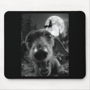 Tapis De Souris Drôle de selfie de teckel pleine lune sorcière vol