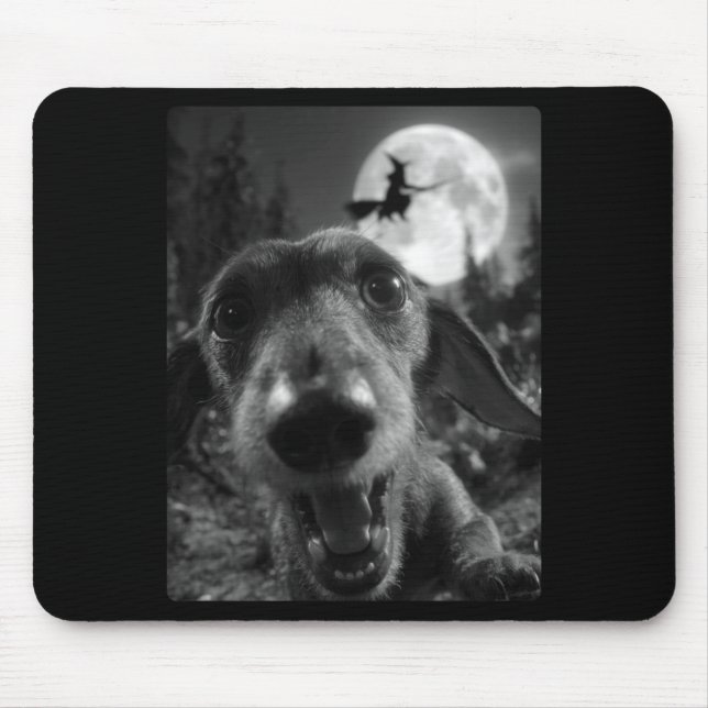 Tapis De Souris Drôle de selfie de teckel pleine lune sorcière vol (Devant)