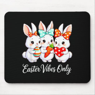 Tapis De Souris Drôles de lapins de Pâques en équipe famille appar