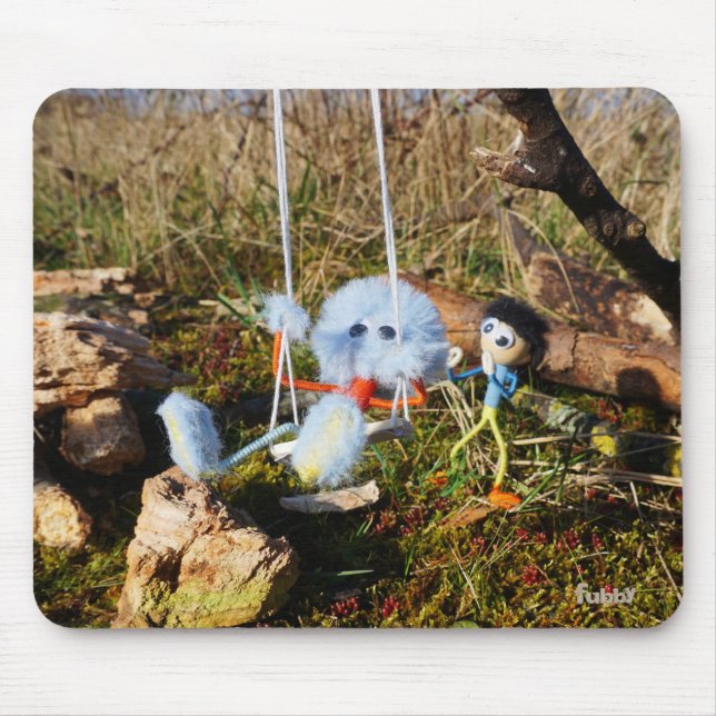 Tapis De Souris Échantillon de Fubby sur la balançoire. (Devant)