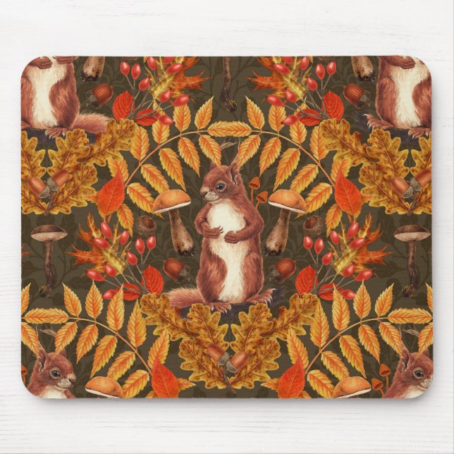 Tapis De Souris Écureuil d'automne sur brun foncé (Devant)