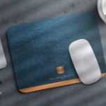 Tapis De Souris Elégant cuir bleu or initial monogrammed<br><div class="desc">Un bureau exclusif de luxe ou un tapis de souris monogrammed personnel avec un carré de parties scintillant en or métallique en faux cuivre avec vos initiales de nom monogramme et une bande brillante sur un arrière - plan en faux cuir bleu marine élégant. Convient aux professionnels des petites entreprises,...</div>