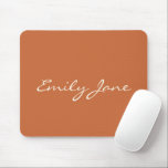 Tapis De Souris Élégant Terracotta manuscrit Nom de script personn<br><div class="desc">Ce pavé de souris personnalisé comprend votre nom dans de belles lettres manuscrites sur un arrière - plan en terre cuite élégant. Super idée cadeau.</div>
