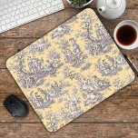 Tapis De Souris Elégant vintage jaune gris toile de jouy<br><div class="desc">Élégant monogramme vintage gris toile de jouy monogramme Souris. Les gravures de toile sont un véritable régal en ce moment, c'est un motif élégant et orné de toile de jouy vintage qui présente une belle scène romantique de la campagne française. Ce style motif est actuellement tendance pour la décoration de...</div>