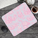 Tapis De Souris Elégante toile rose vintage de jouy<br><div class="desc">Élégant monogramme vintage bleu rose de jouy Mouse Pad. Les gravures de toile sont un véritable régal en ce moment, c'est un motif élégant et orné de toile de jouy vintage qui présente une belle scène romantique de la campagne française. Ce style motif est actuellement tendance pour la décoration de...</div>
