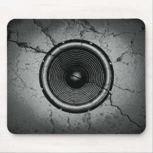 Tapis De Souris Enceinte sur un mur fissuré