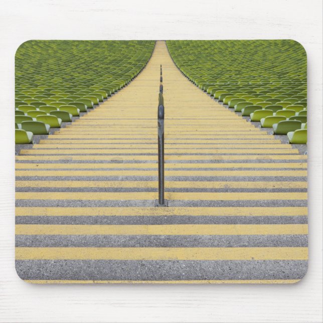 Tapis De Souris Escalier de stade entre les rangées des sièges (Devant)