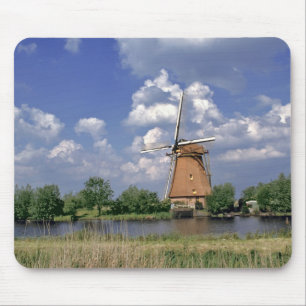Tapis De Souris Europe, Pays-Bas, Kinerdijk. Un moulin à vent est