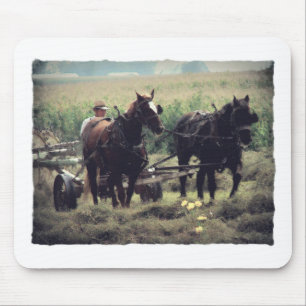 Tapis De Souris Fabrication du foin avec des chevaux