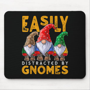 Tapis De Souris Facilement distrait par Gnomes Gardening Gnome Cas
