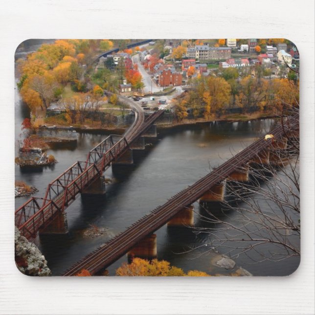 Tapis De Souris Ferry de harpistes en automne (Devant)