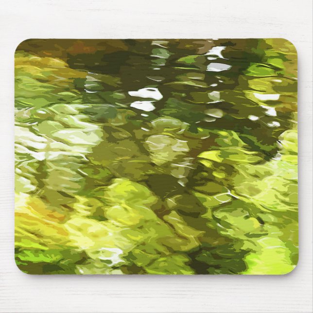 Tapis De Souris Feuilles d'arbre vertes réfléchies dans l'eau (Devant)