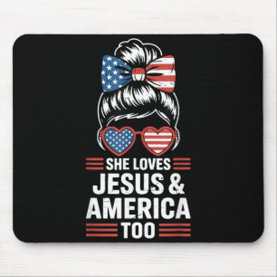 Tapis De Souris Fille patriotique aime jésus et l'amérique aussi l