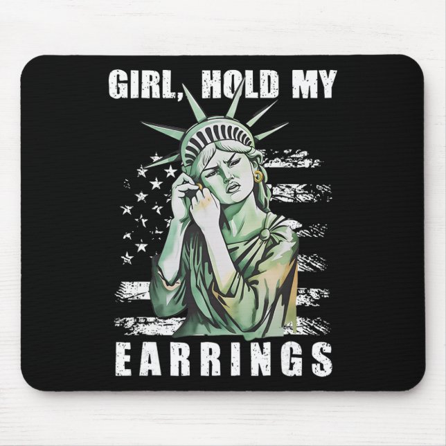 Tapis De Souris Fille tenant mes boucles d'oreilles Statue Subtile (Devant)