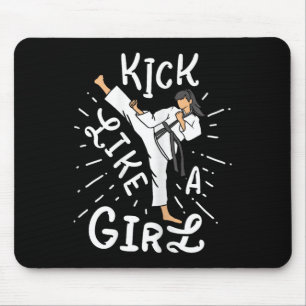 Tapis De Souris Filles de karaté coup de pied comme un kickboxing